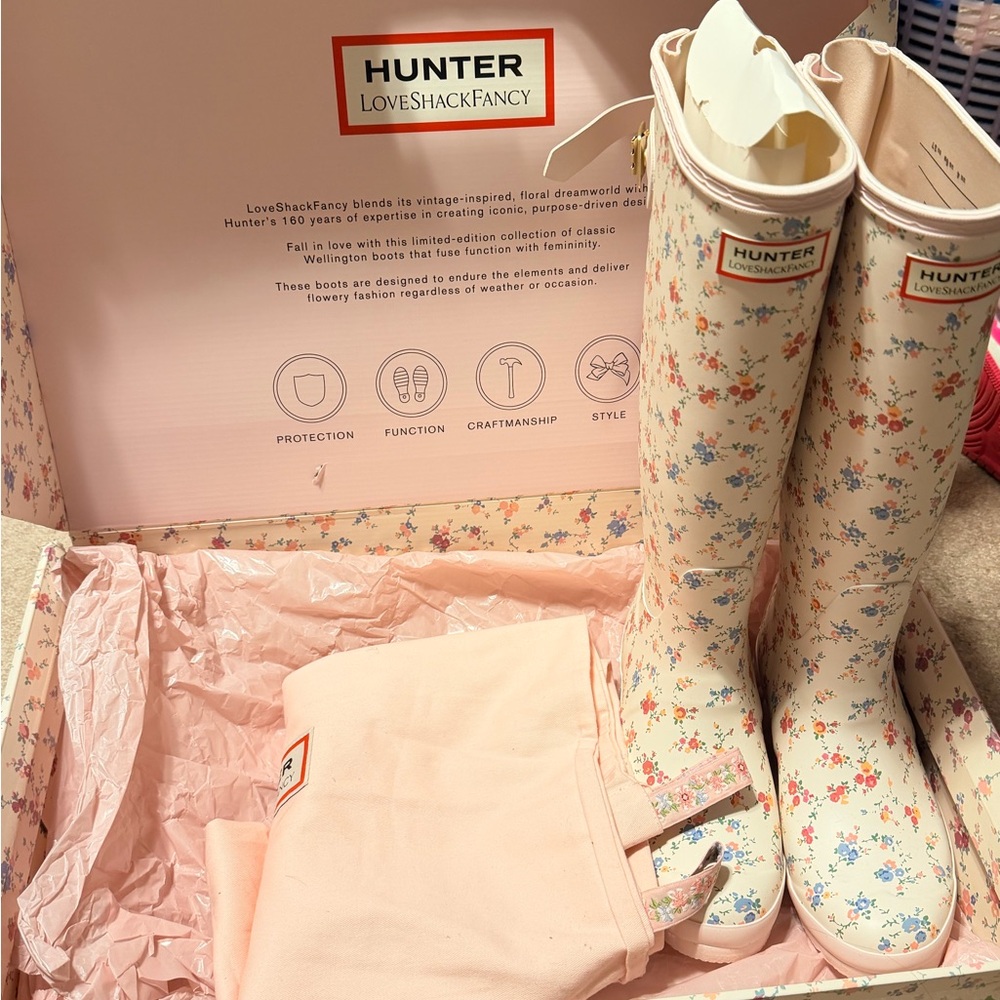 LoveShackFancy x Hunter Collab  Floral Rain Boots with Pink Patchwork NEW IN BOX